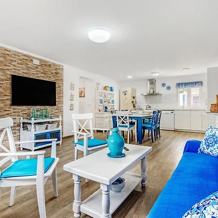 Mediterraneo Villa *